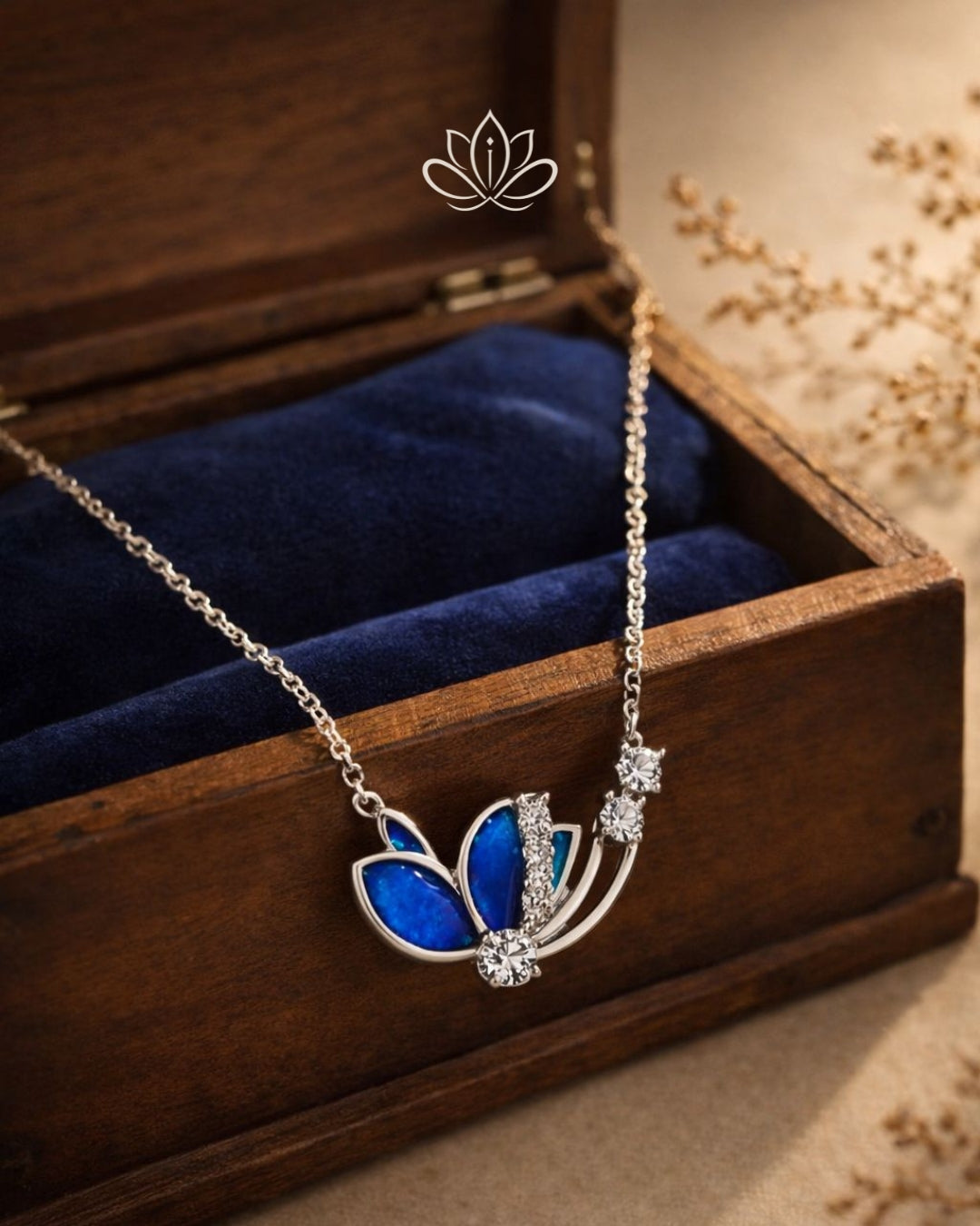 Meera Pendant